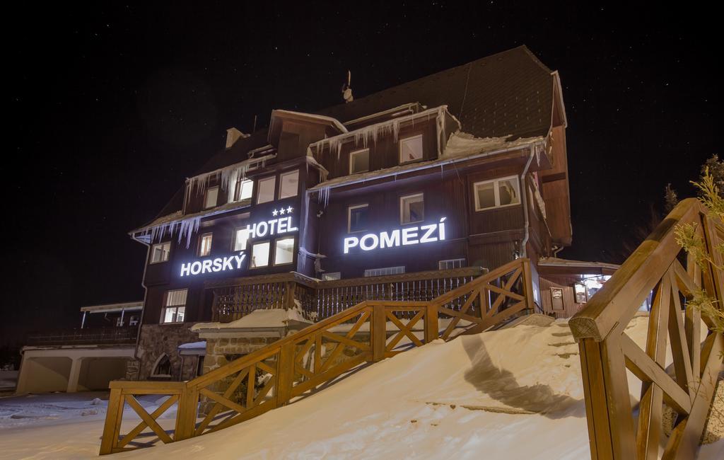 Hotel Pomezi Cínovec Exterior foto
